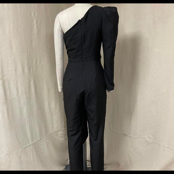 NEW SEASON Gorgeous Lavish Alice puff sleeve asymmetric jumpsuit in black - Picture 8 of 9
